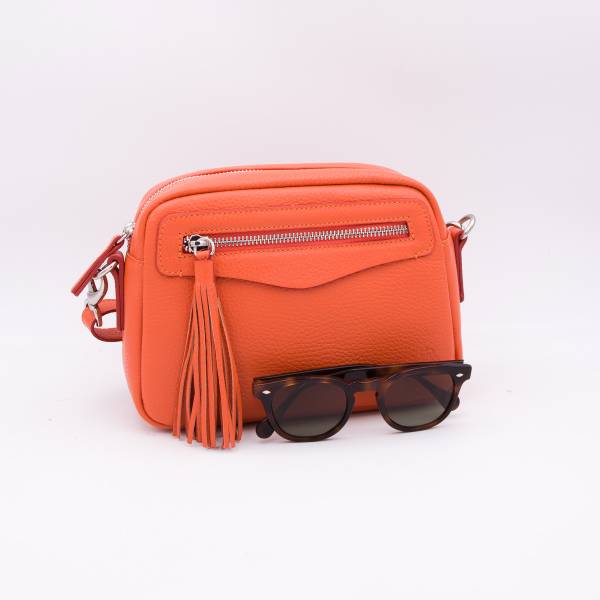 Sac bandoulière en cuir pompon orange orange .