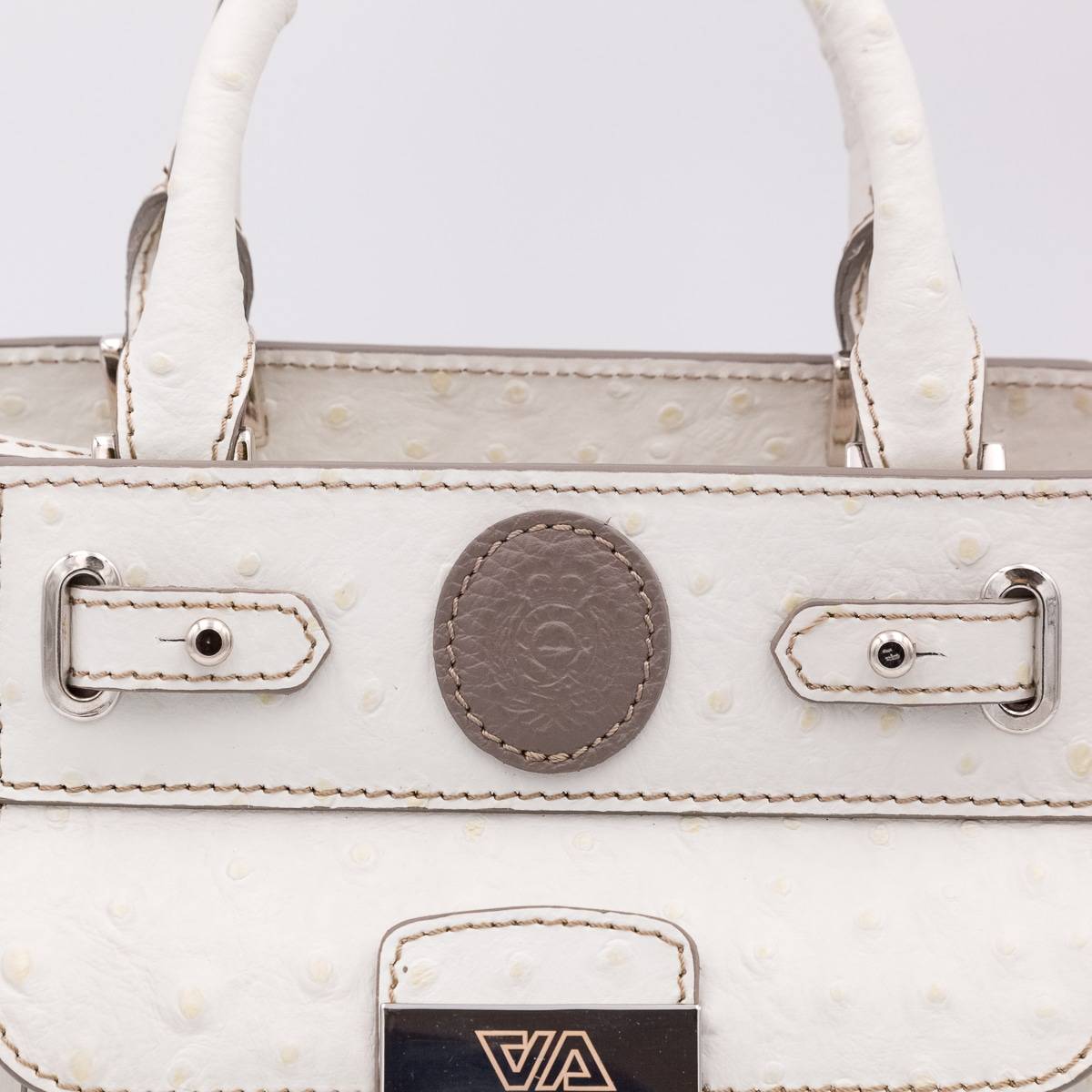 Sac mini cubo en cuir façon autruche écru taupe