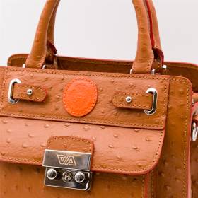 Sac mini cubo en cuir façon autruche noisette orange