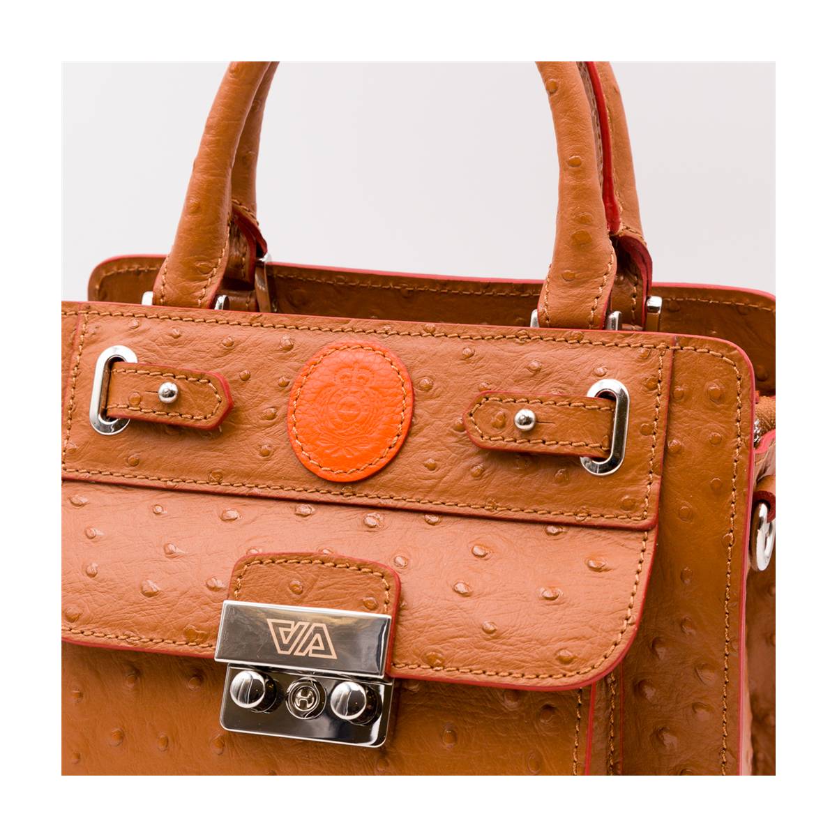 Sac mini cubo en cuir façon autruche noisette orange