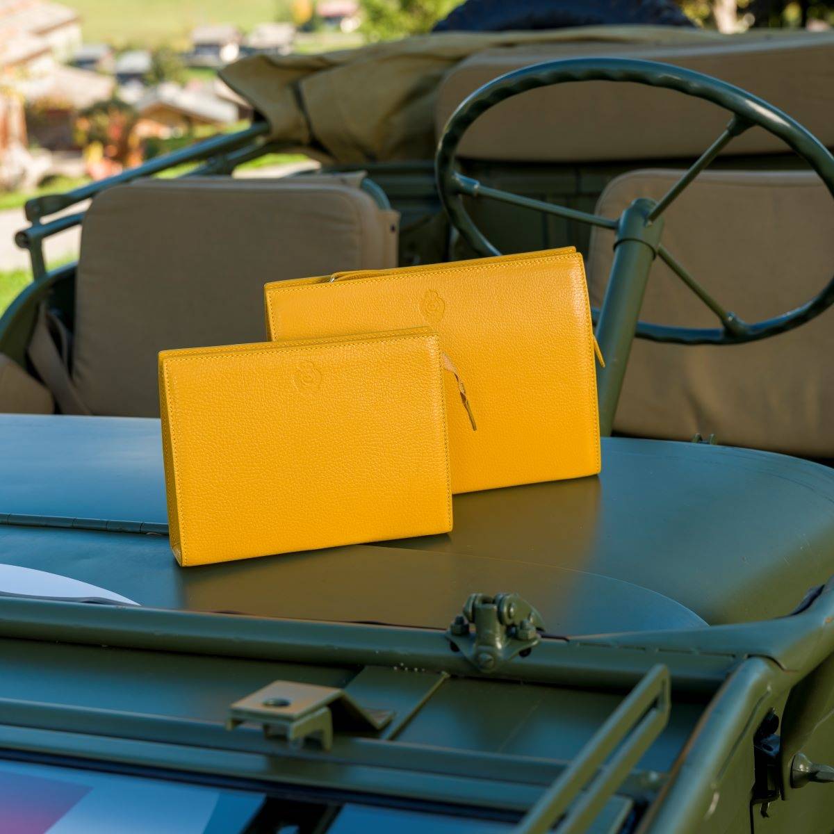 Grande trousse en cuir grainé tournesol tournesol