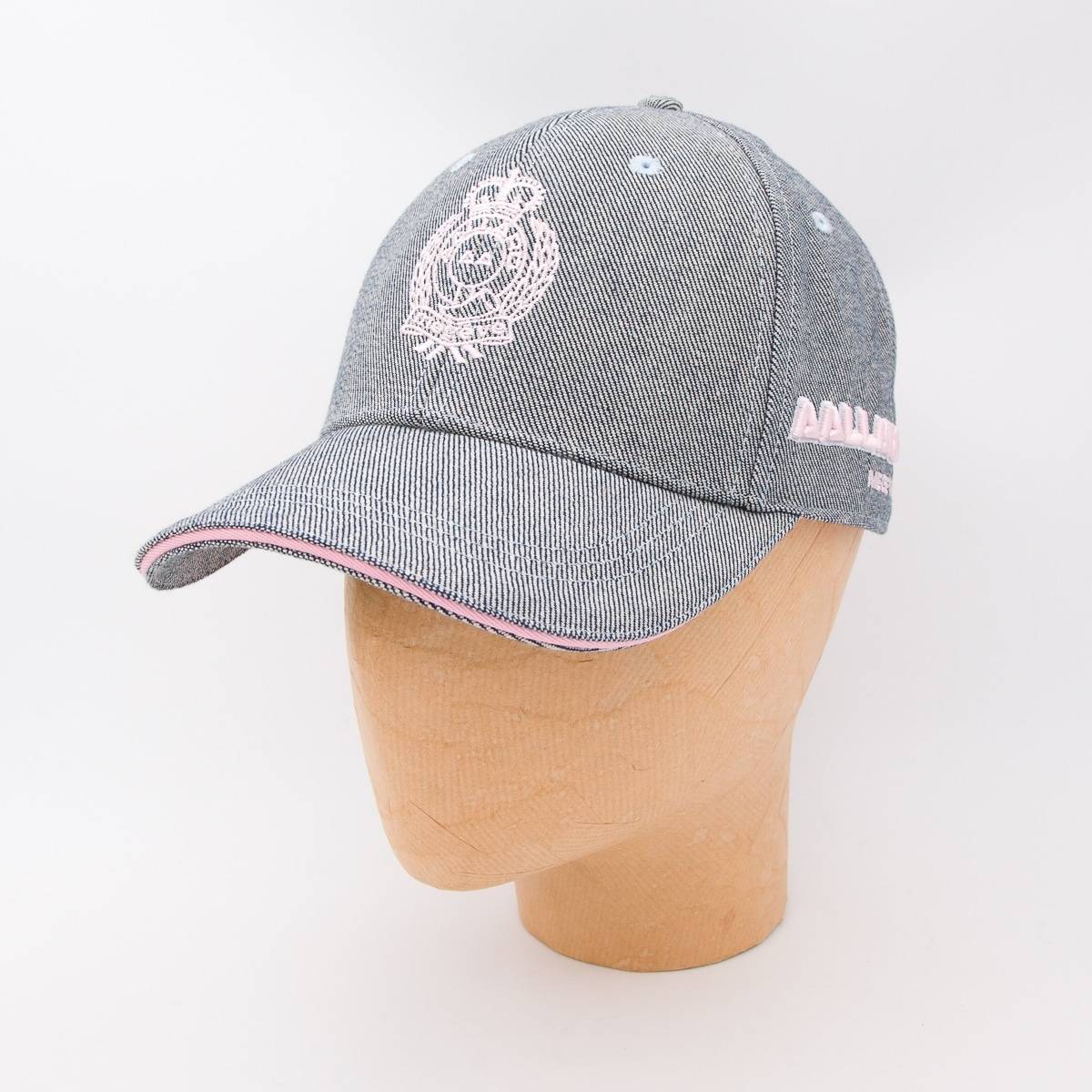 Casquette visière courbe personnalisée en broderie et écusson | Textile Print