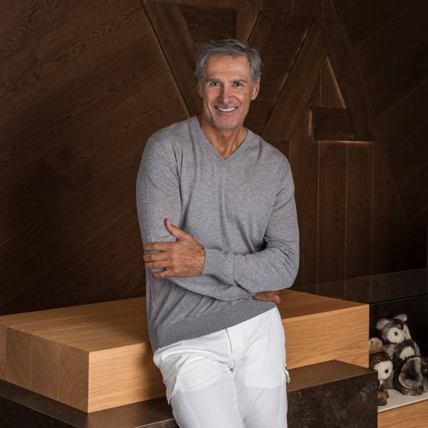 Pull col V en coton et cashmere gris . .
