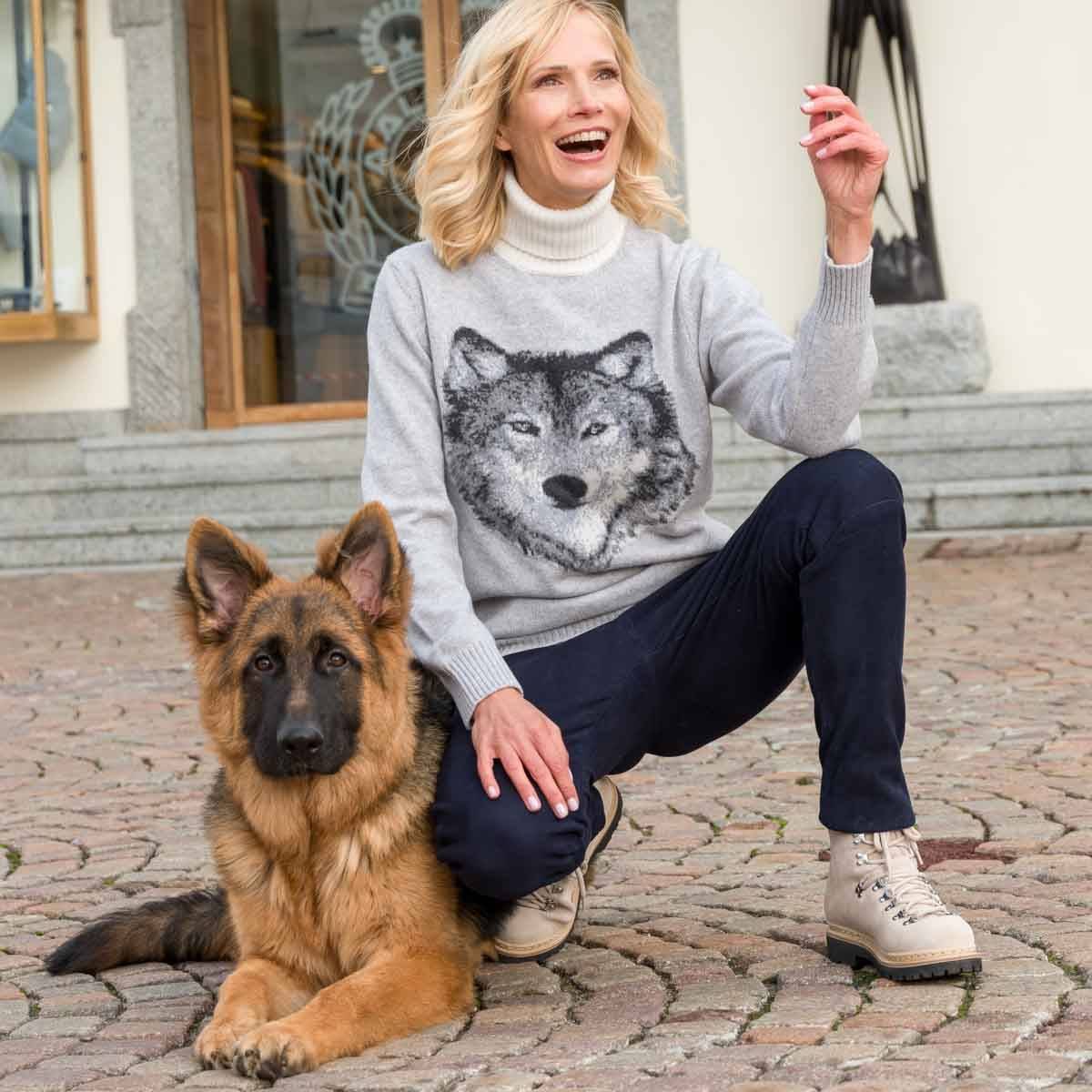 Pull col roulé loup en cashmere gris écru