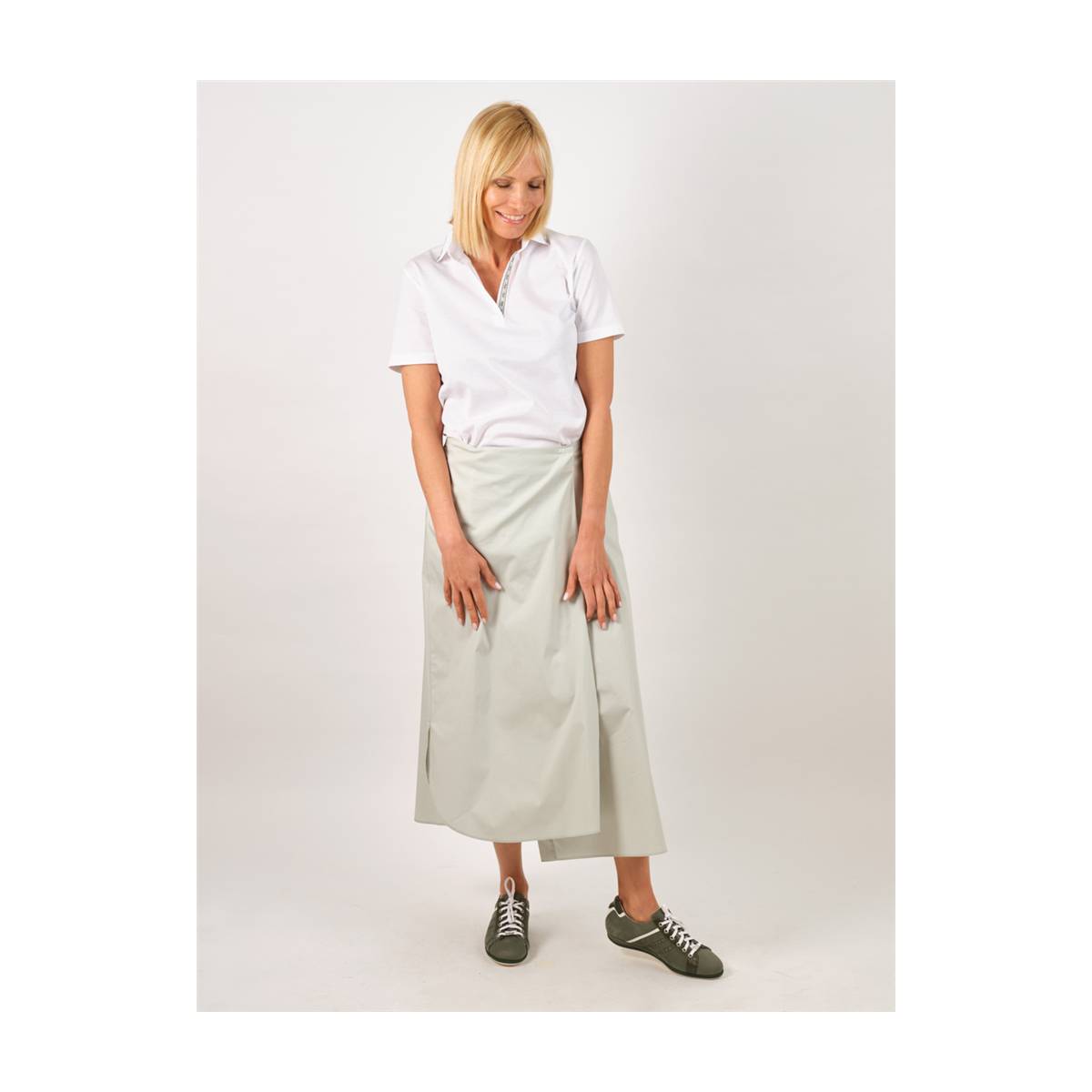Polo broderie anglaise col galon blanc . .