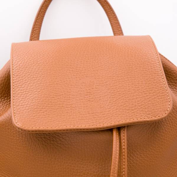 Sac à dos cuir avec poches à rabats noisette