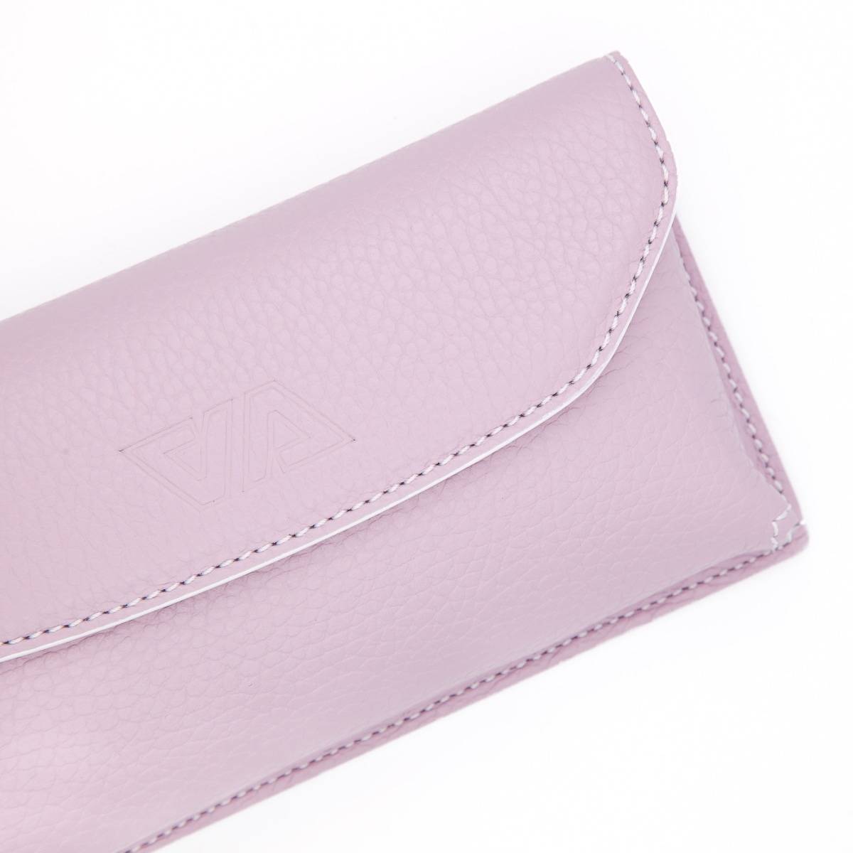 Pochette de téléphone avec chainette glycine blanc .
