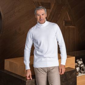 Pull col roulé en coton neige