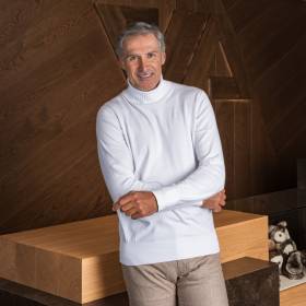 Pull col roulé en coton neige