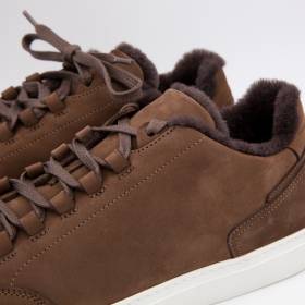 Baskets basses suède doublées mouton brun dark brown