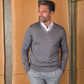 Pull col V Tinto Capo brun