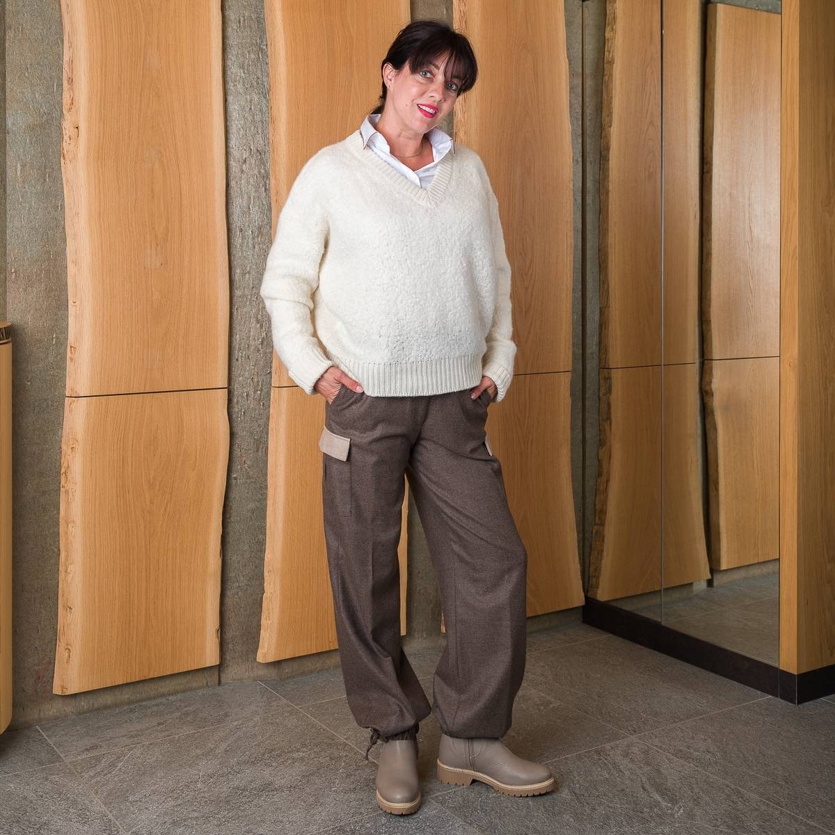Pantalon cargo en cashmere brun grège