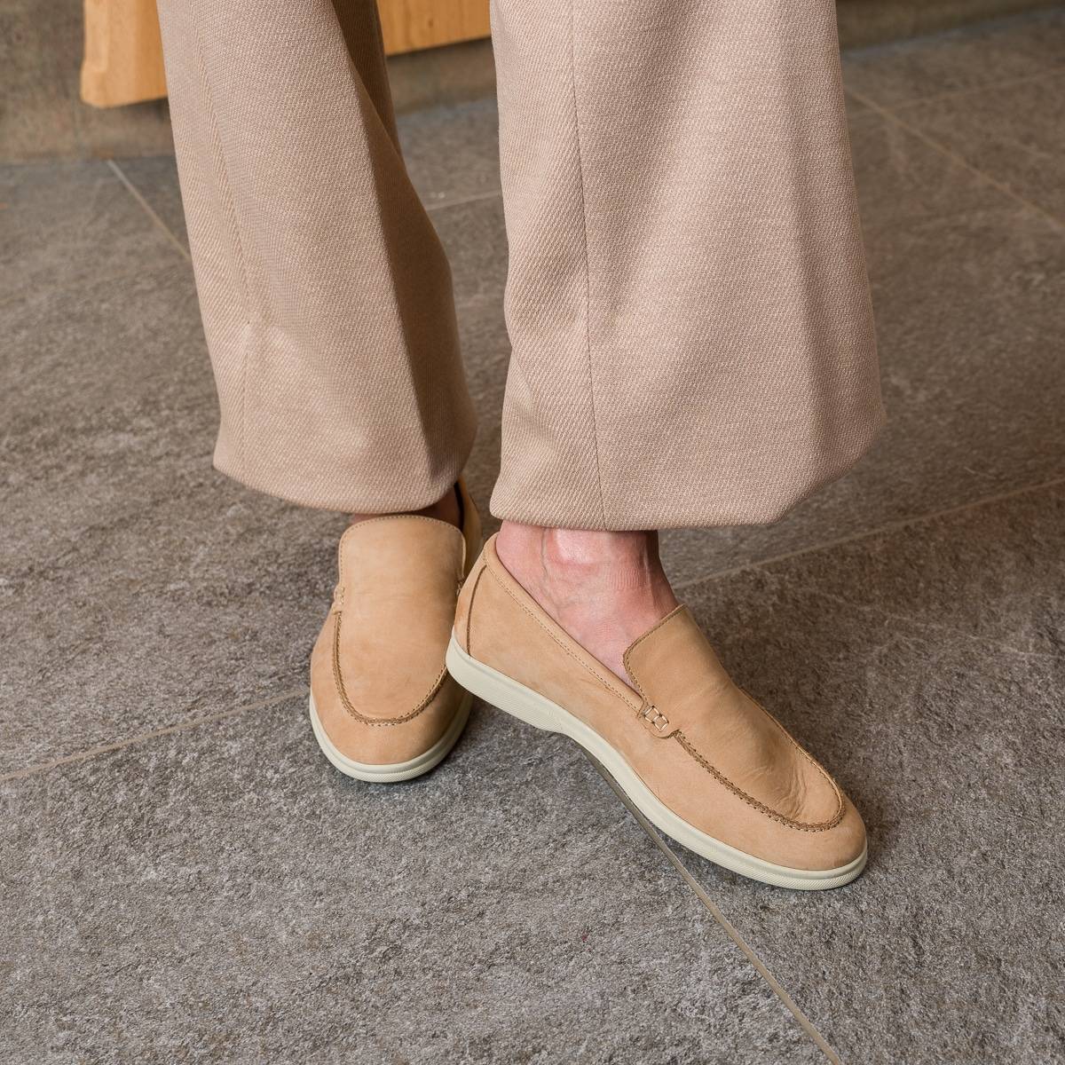 Pantalon en twill beige écru