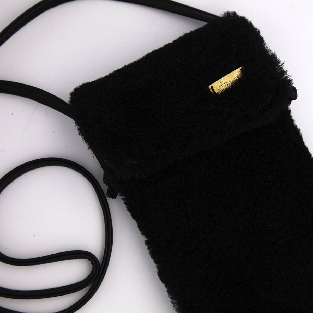 Housse de télephone en mouton nero