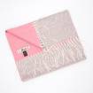 Echarpe bicolore en soie et cashmere gris pink .