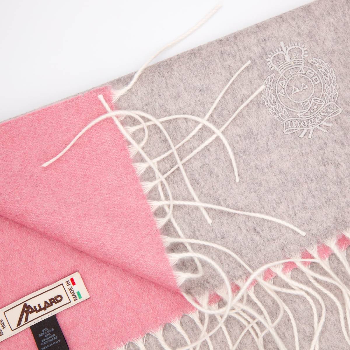 Echarpe bicolore en soie et cashmere gris pink .