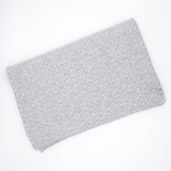 Echarpe chevrons en cashmere souris écru .