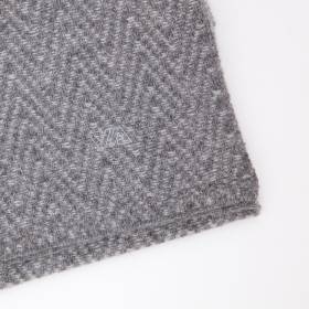 Echarpe chevrons en cashmere graphite souris .