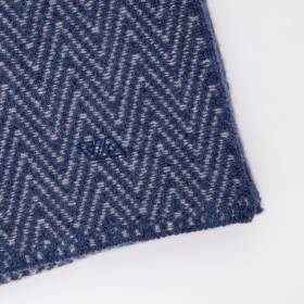 Echarpe chevrons en cashmere denim souris .