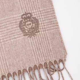 Echarpe réversible en soie et cashmere taupe beige .