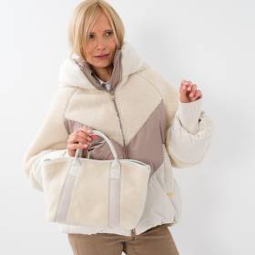 Petit sac cabas en mouton écru . .