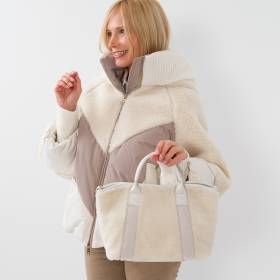Petit sac cabas en mouton écru . .