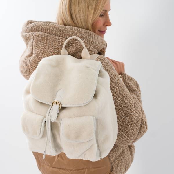 Sac à dos en mouton écru . .