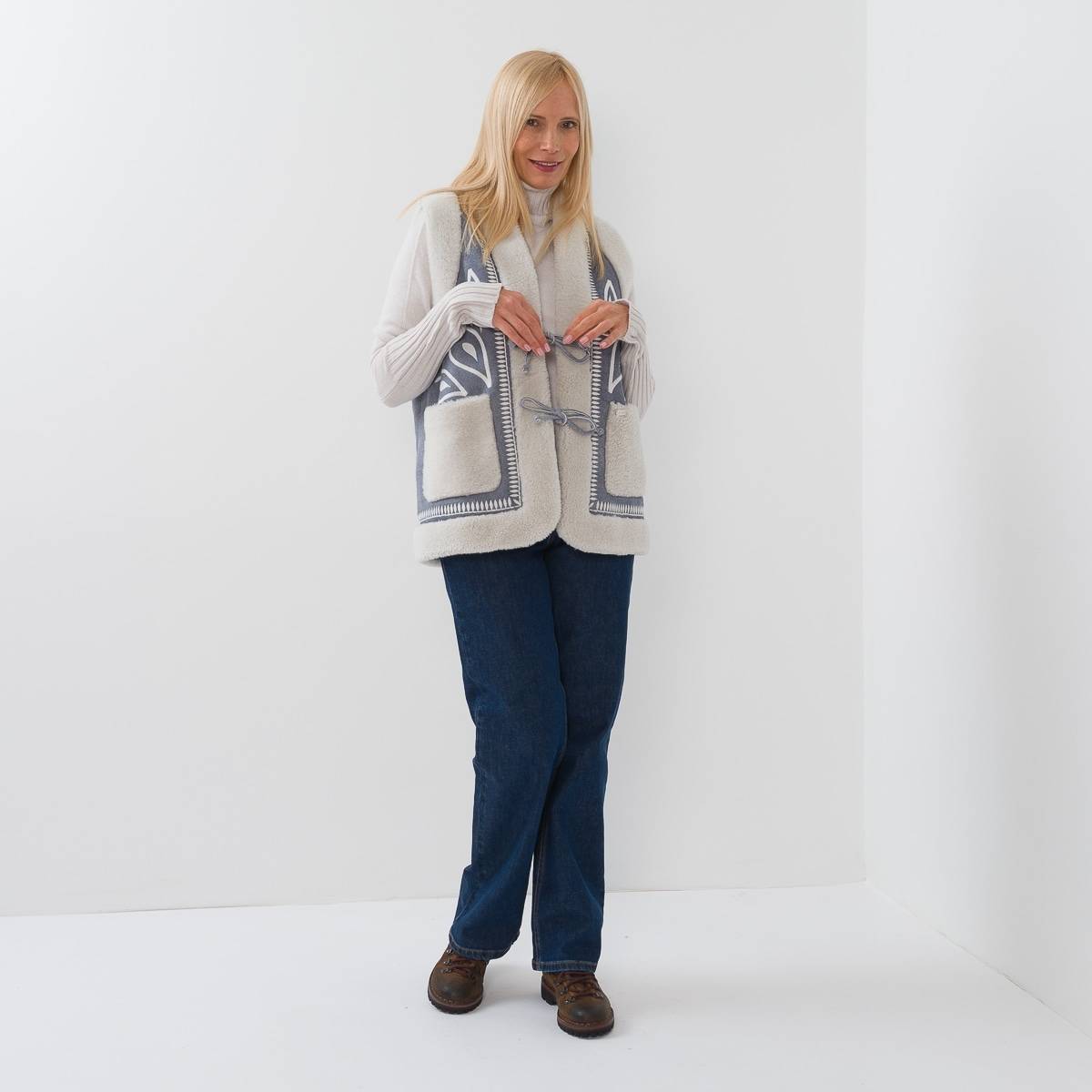 Gilet sans manches brodé mouton denim écru