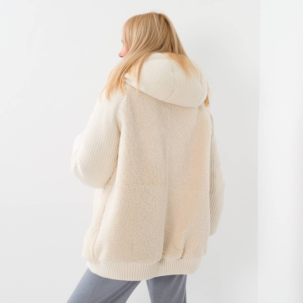 Veste zippée en mouton et cap maille écru