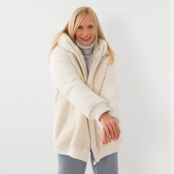 Veste zippée en mouton et cap maille écru