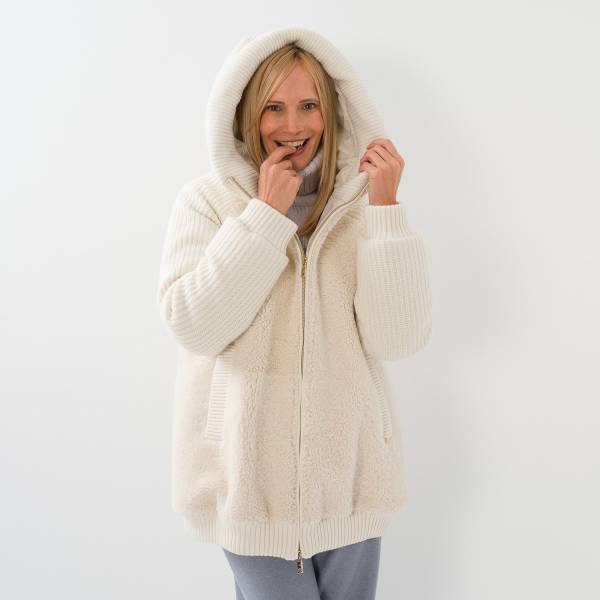 Veste zippée en mouton et cap maille écru