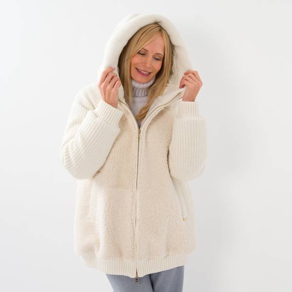 Veste zippée en mouton et cap maille écru