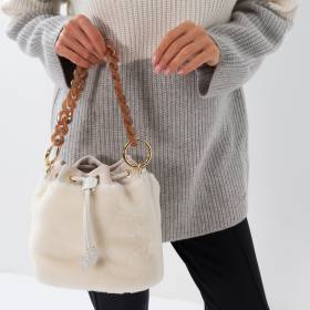 Sac seau en mouton écru . .
