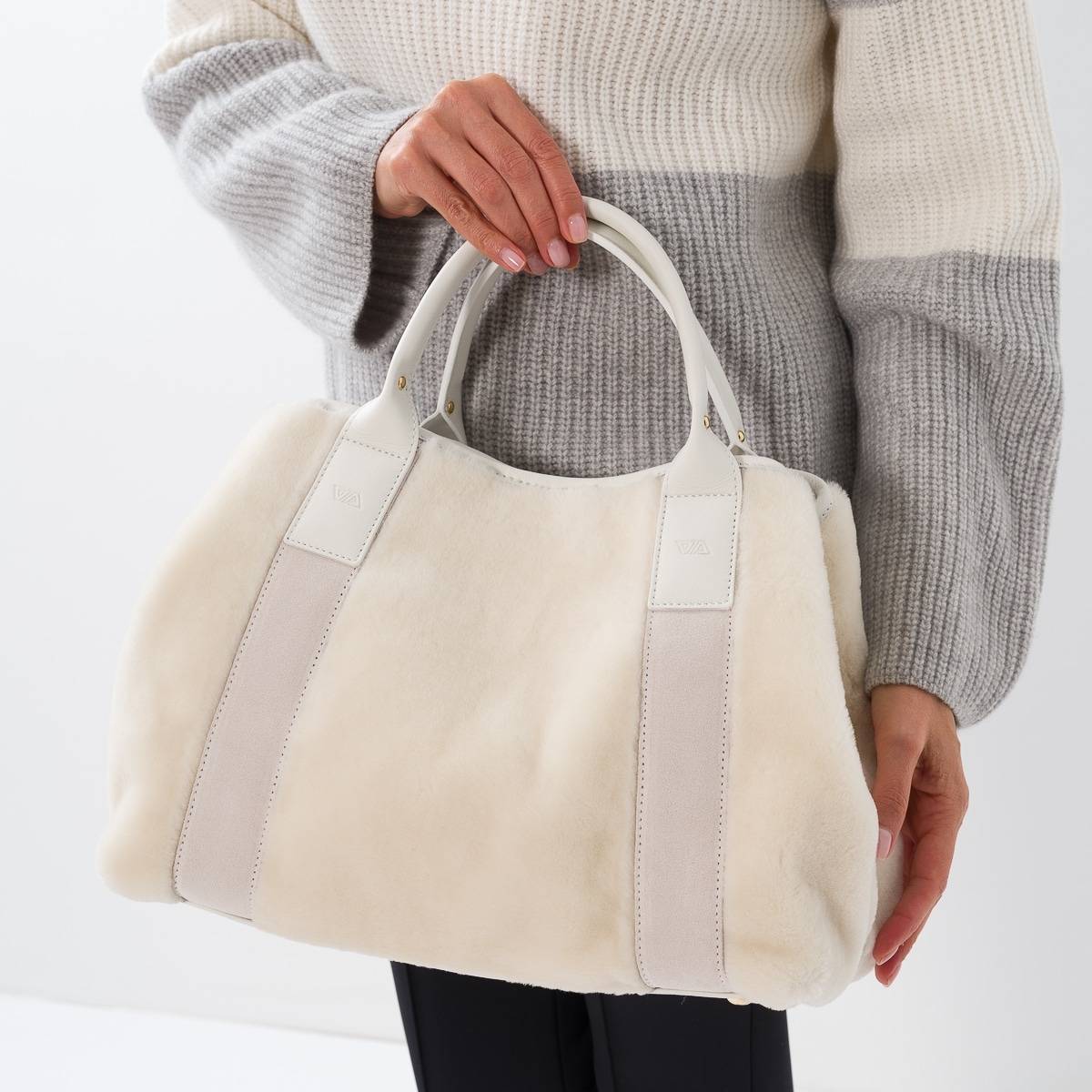 Sac cabas en mouton grand modèle écru . .
