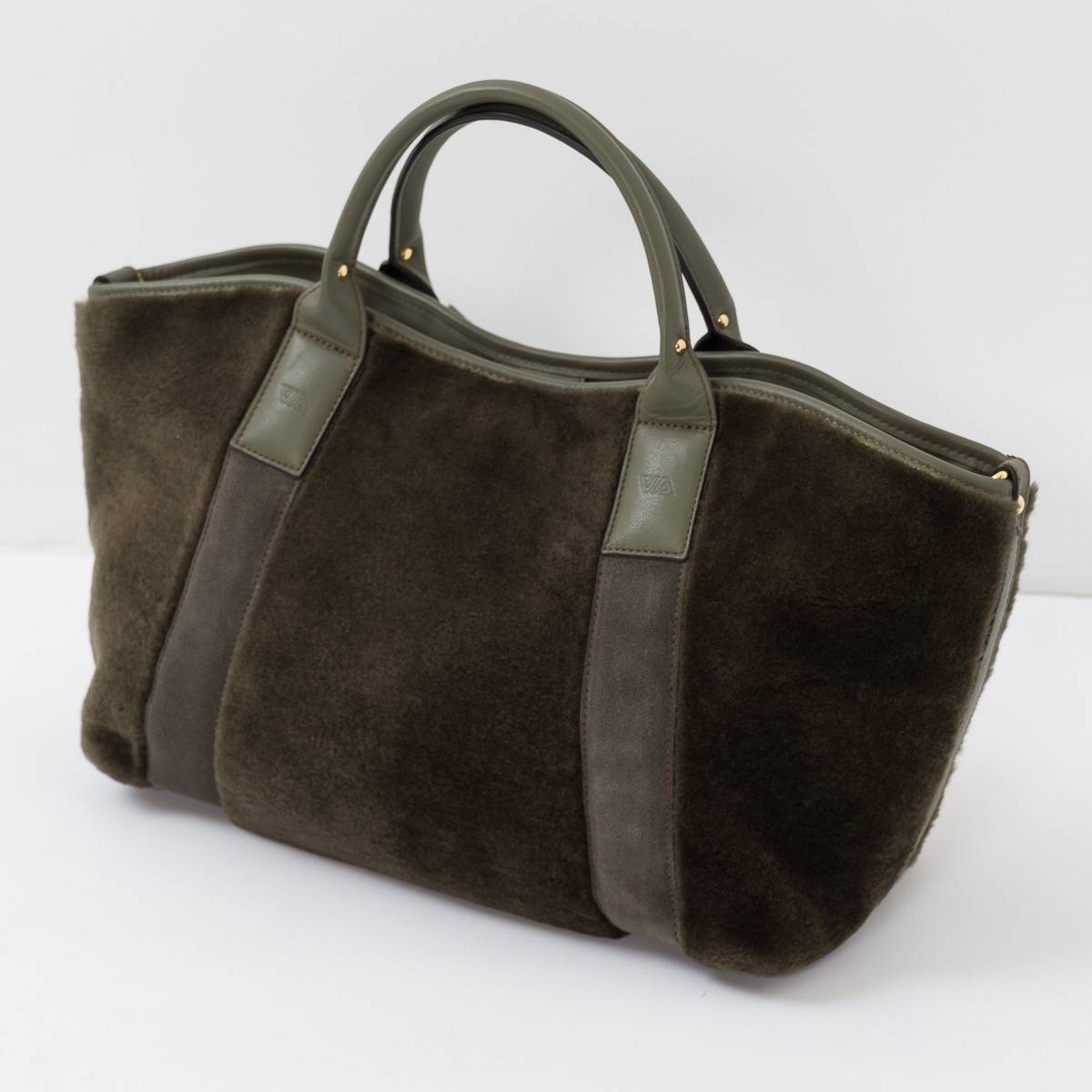 Sac cabas en mouton grand modèle kaki . .
