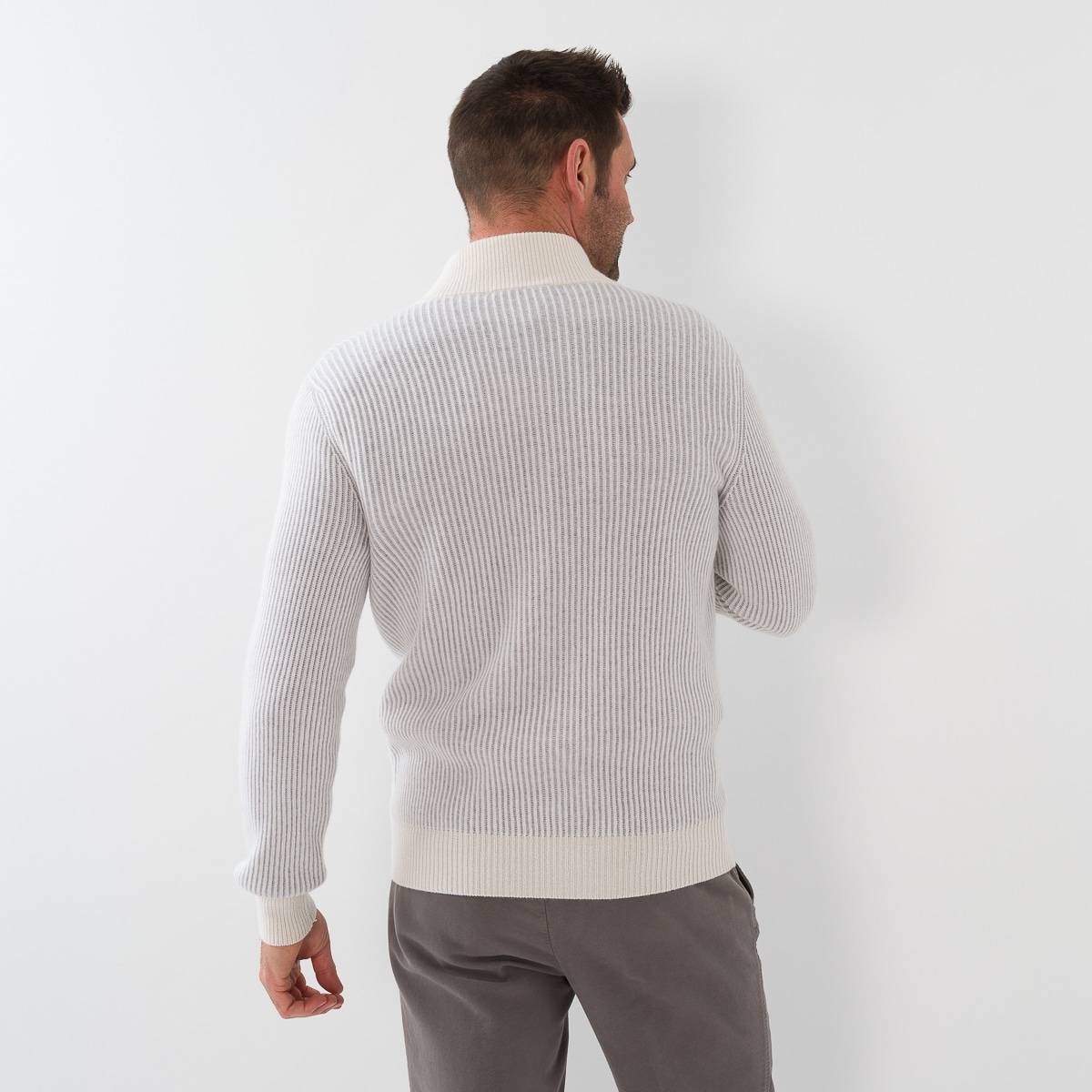 Gilet zippé en cashmere motif vanisé écru souris