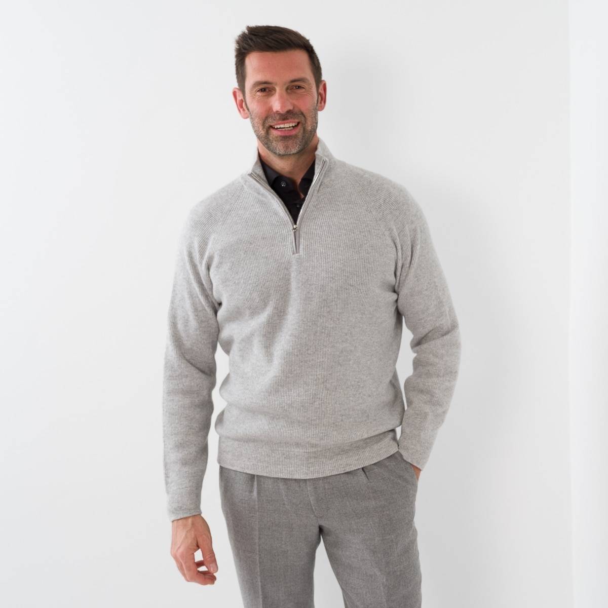 Pull zippé en baby cashmere gris