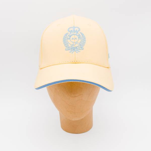 Casquette écusson AAllard en coton jaune opale .