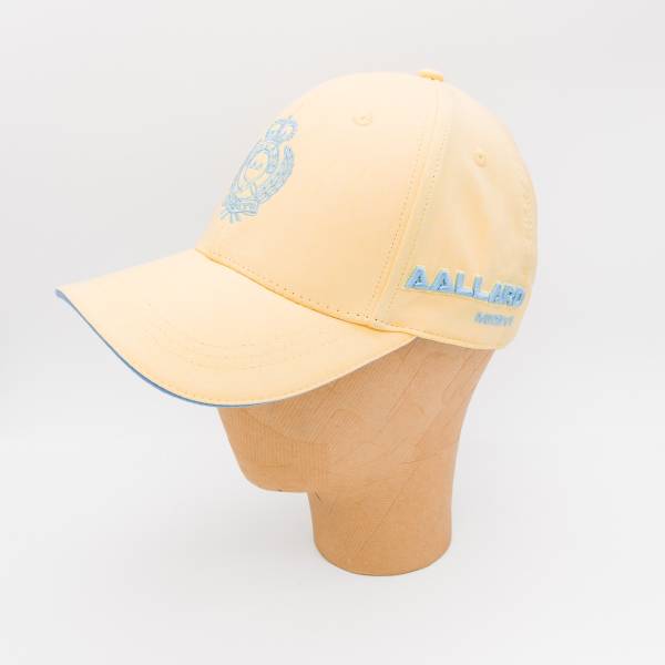 Casquette écusson AAllard en coton jaune opale .