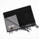 Echarpe bicolore en soie et cashmere noir gris .