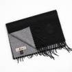 Echarpe bicolore en soie et cashmere noir gris .